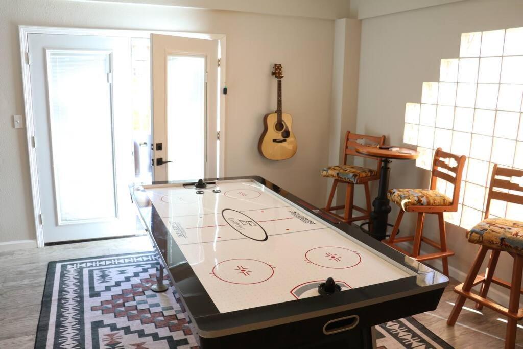 Cowboy Den-Hot Tub-Game Room-Pet Friendly-No Pet Fees! Albuquerque Esterno foto